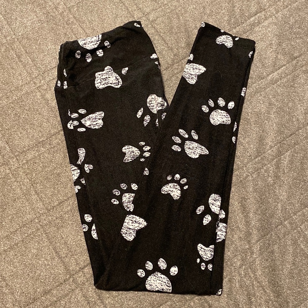 Paw print leggings